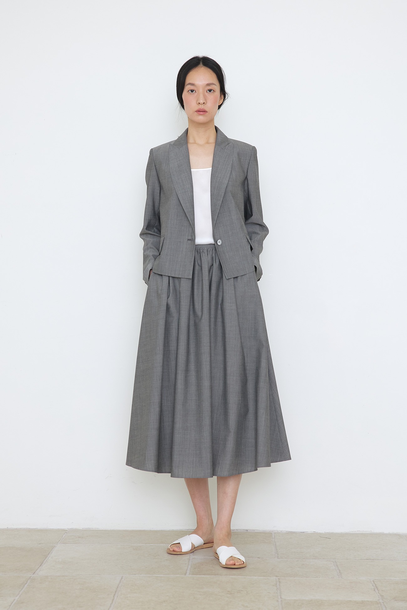 Le gris summer wool full skirt